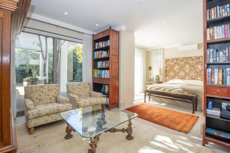 4 Bedroom Property for Sale in Constantia Western Cape